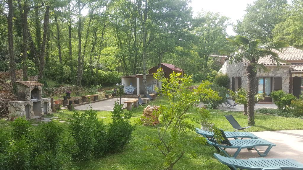 Villa Eden Vert Файенс Екстериор снимка